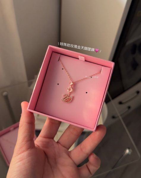 圖片 Swarovski玫瑰金天鵝墜鍊