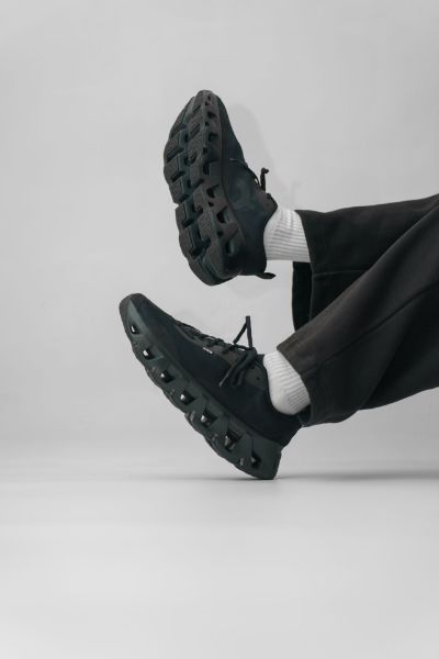 Kith x On K Tech 1 Black 3MG10771043