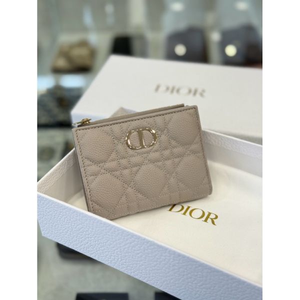 圖片 Dior 經典 大象灰 柔軟小牛皮材質 女生 對開 短夾