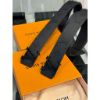 圖片 Louis Vuitton LV 經典 霧黑頭 搭配 午夜黑 雙面皮帶 國外限定 男生皮帶