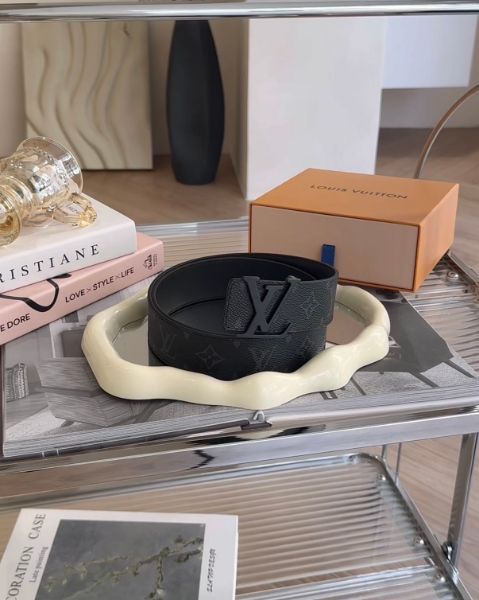 圖片 【LV】LNITIALES 40毫米啞面黑色皮帶 90CM M4482U