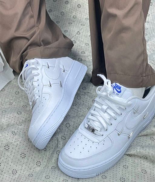 圖片 NIKE AIR FORCE 1 07 LX  白銀 泫雅 金屬勾 女鞋  CT1990-100