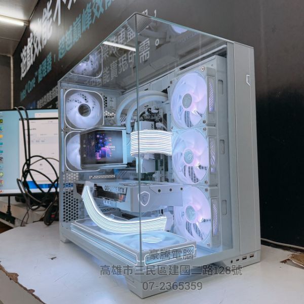 圖片 萌兔31號 AMD R7 9800X3D 獨顯 RTX5070 TRIO 白色 龍王四代 曲面水冷 電競主機