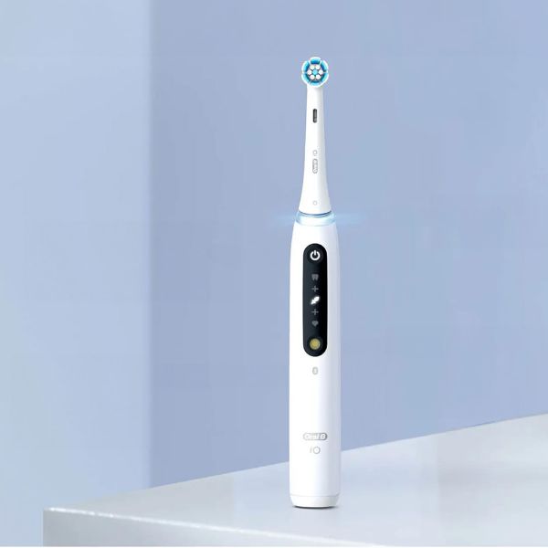 圖片 Oral-B 歐樂B iO TECH 微磁電動牙刷-白 ７天改善口腔健康