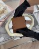 圖片 【MIUMIU】一字拉鍊對開短夾 干邑色