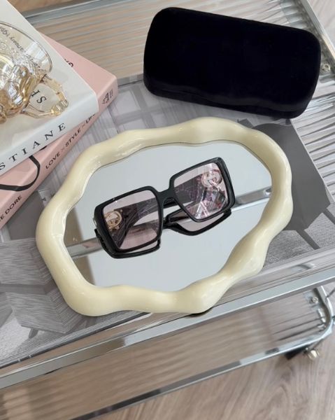 圖片 【GUCCI】GG1692S 方框墨鏡 黑框鏡面粉