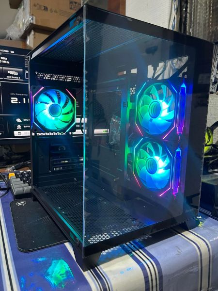 圖片 Intel I5 12代  RTX5060 炫彩幻光   遊戲主機  3A入門  首選 