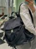 圖片 Prada Explore Re-Nylon 雙肩後背包 收納、質感與機能一次到位 黑 37*39*20 cm 