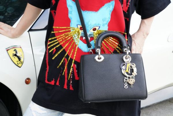 圖片 DIOR Mini DIORISSIMO M0915 bag 迷你手提肩背包 黑/桃紅