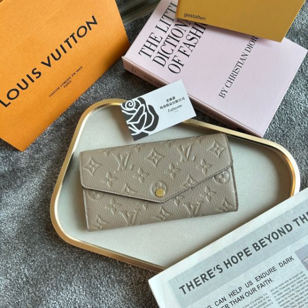 圖片 LOUIS VUITTON M82256 奶茶色壓紋多夾層女長夾