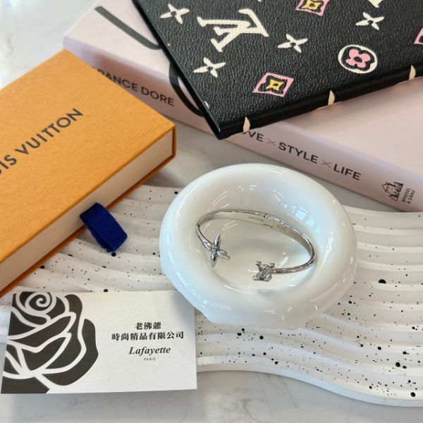 圖片 LOUIS VUITTON M1671M Louisette Signature 銀色手鐲