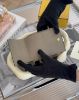 圖片 【FENDI】BAGUETTE 微型三摺疊皮夾 灰色