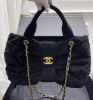 圖片 CHANEL 25K 秀款美爆中型蝴蝶結包 黑絨布 29*38*5 cm 