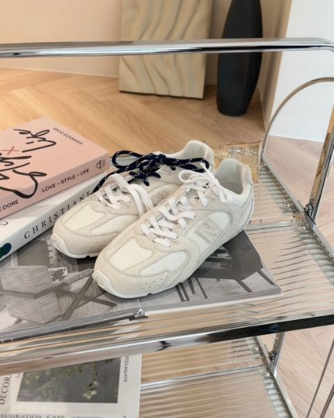 圖片 【MIUMIU】MIUMIU X NB 麂皮拼網眼運動鞋 350 SL 白色