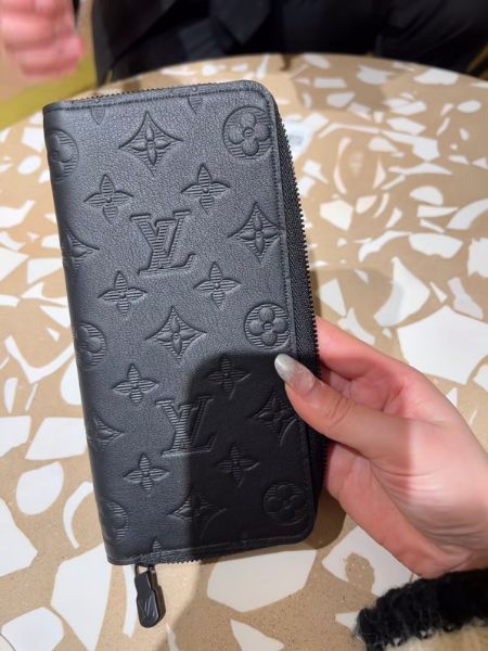 圖片 【現貨】LV 日本🇯🇵限定ㄇ拉黑武士長夾 M80333