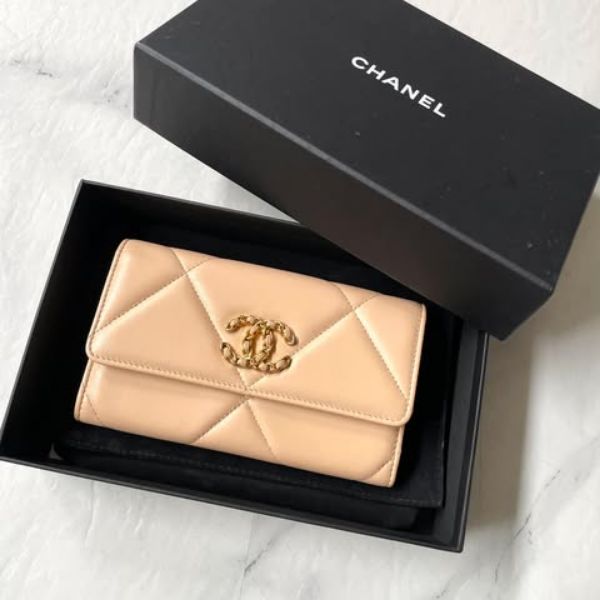 圖片 Chanel 淺米色金釦編織19信封中夾
