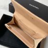 圖片 Chanel 淺米色金釦編織19信封中夾