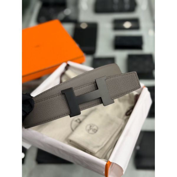圖片 Hermes 愛馬仕 經典H Logo霧黑頭 搭配 黑灰色 男生皮帶
