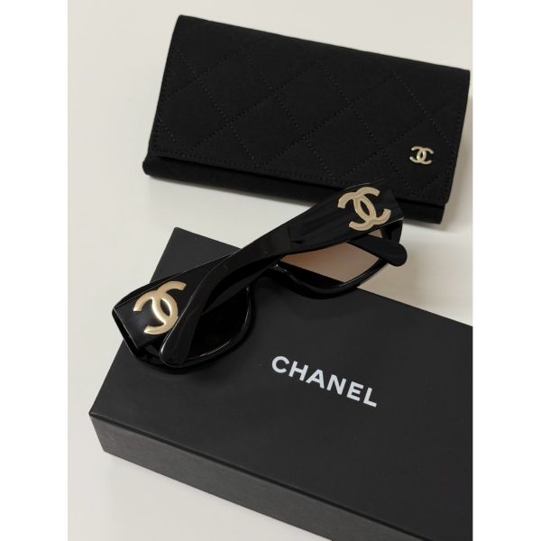 圖片 Chanel 香奈兒 經典 黑金logo 雙C設計 女生墨鏡