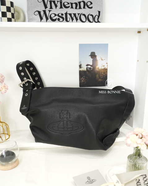圖片 Vivienne Westwood 浮雕Logo Hobo包(預購)
