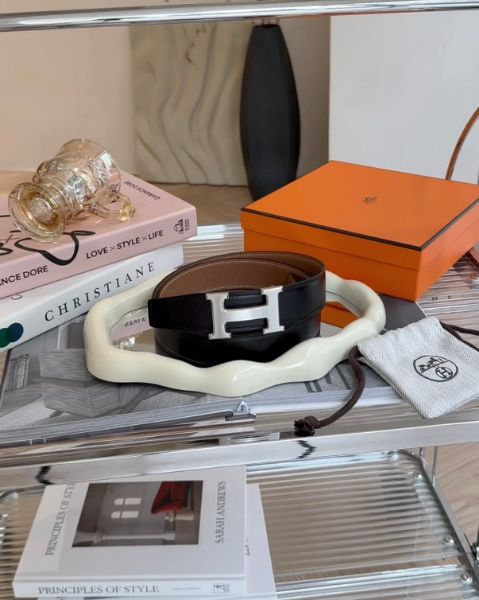 圖片 【HERMES】H銀扣雙面皮帶 3.2CM 光滑面黑色/粒面棕色