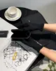 圖片 【YSL】粒面ㄇ字拉鍊對開短夾 黑金