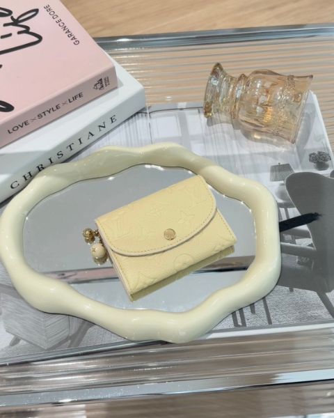 圖片 【LV】ROSALIE 零錢包 小雞黃 M28986