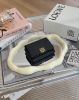 圖片 【LOEWE】卵石紋小牛皮按扣三折短夾 黑金