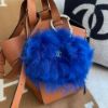 圖片 Chanel 21k藍銀毛毛字母掛鉤包