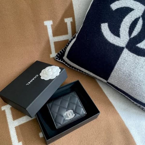 圖片 Chanel 黑銀荔枝鏤空對開短夾