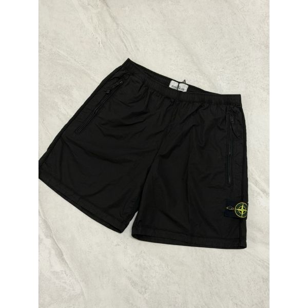 圖片 Stone island 石頭島 經典小logo羅盤設計 黑色 短褲