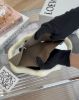 圖片 【LOEWE】卵石紋小牛皮按扣三折短夾 灰褐色