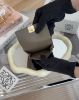 圖片 【LOEWE】卵石紋小牛皮按扣三折短夾 灰褐色