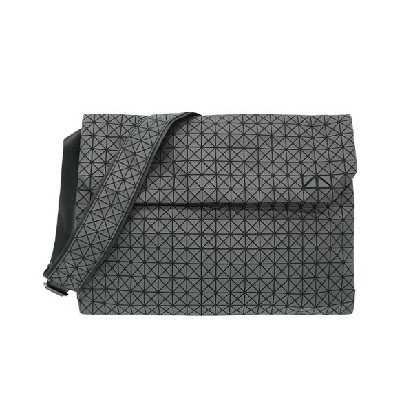 圖片 Issey Miyake Bao Bao 幾何細方格釦式掀蓋斜背包(霧黑)
