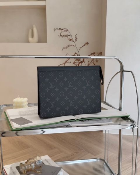 圖片 【LV】POCHETTE VOYAGE MM 手拿包 黑老花 M61692