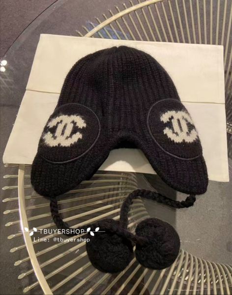 圖片 Chanel 黑白雙C 毛球雷鋒帽