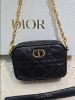 圖片 Dior 珍珠鏈條黑金相機包