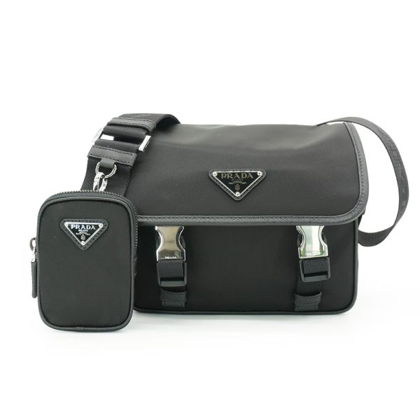 圖片 Prada Re-Nylon 銀三角logo尼龍雙釦斜背包(2VD034-黑)