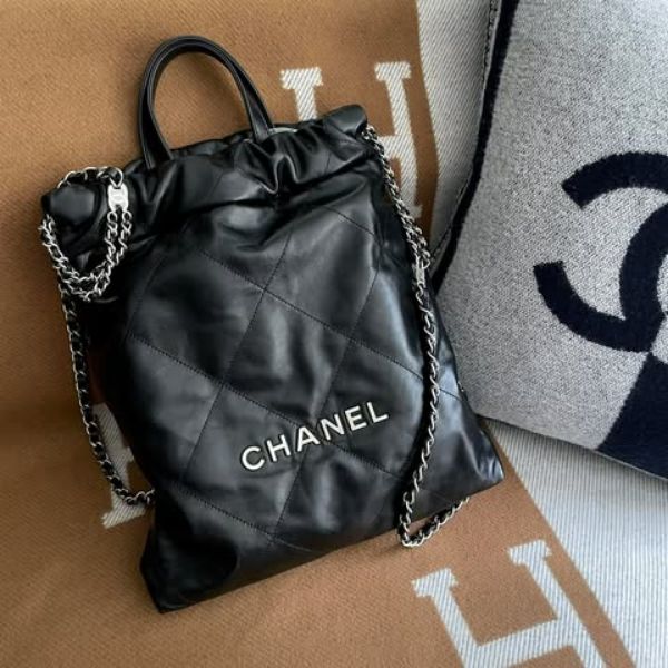 圖片 Chanel 黑銀22bag雙肩包