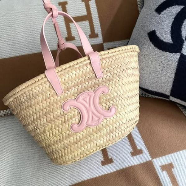 圖片 Celine 櫻花粉凱旋門草編籃子包