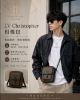 圖片 LV Christopher 相機包｜經典老花 × 黑色皮革飾邊