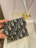 圖片 《在台現貨最低特價  最新》Dior 藍色 Dior Oblique 緹花 經典馬鞍設計短夾