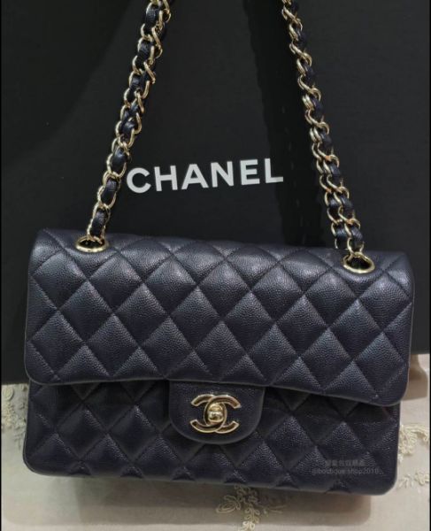 圖片 CHANEL CF23 經典小型口蓋包｜珠光午夜藍荔枝牛皮淡金釦