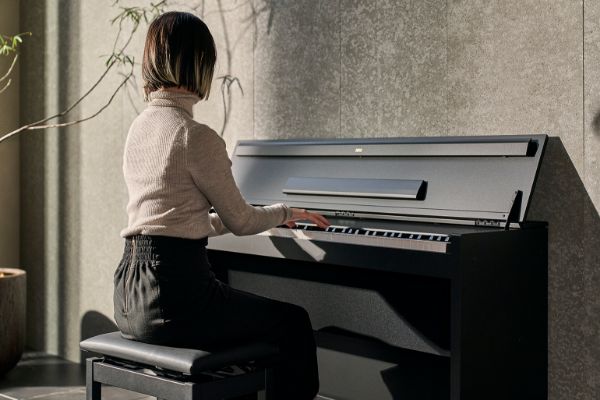 圖片 KORG E1 air 掀蓋式家用電鋼琴