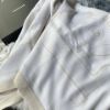 圖片 Chanel Vic生日禮 Coco夫人燕麥色雙面披巾