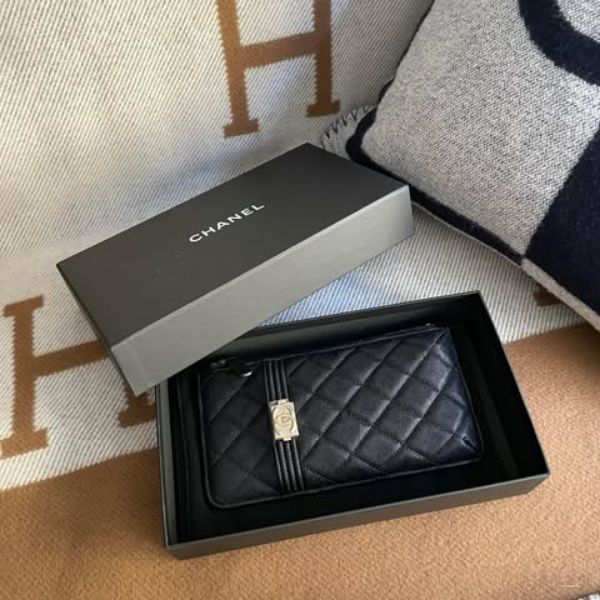 圖片 Chanel 黑金荔枝boy手機扁夾