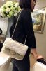 圖片 Chanel A90466 Pearl Flap Bag 中型卯珍珠羊毛肩背包 26 cm 銀灰 