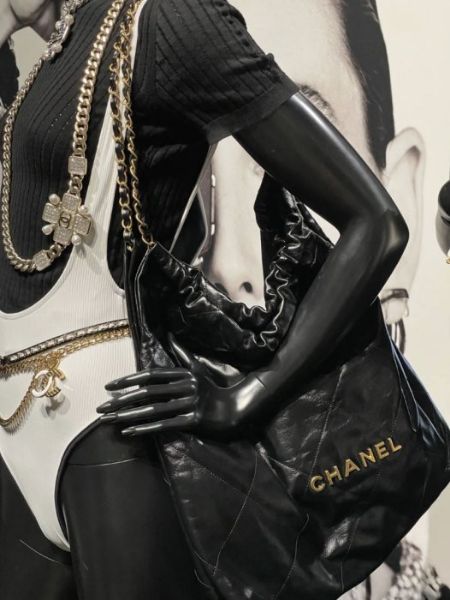 圖片 CHANEL AS3260 新款 22 肩背包 黑金小型 