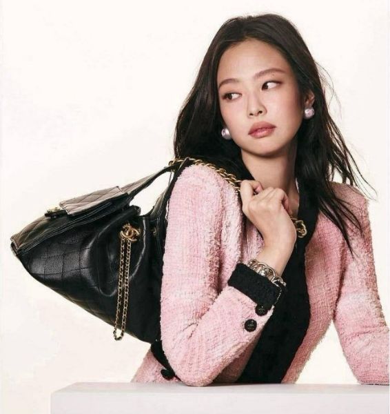 圖片 CHANEL AS5311 25C 秀款 小型Hobo 肩背包  黑 30*26*14 cm