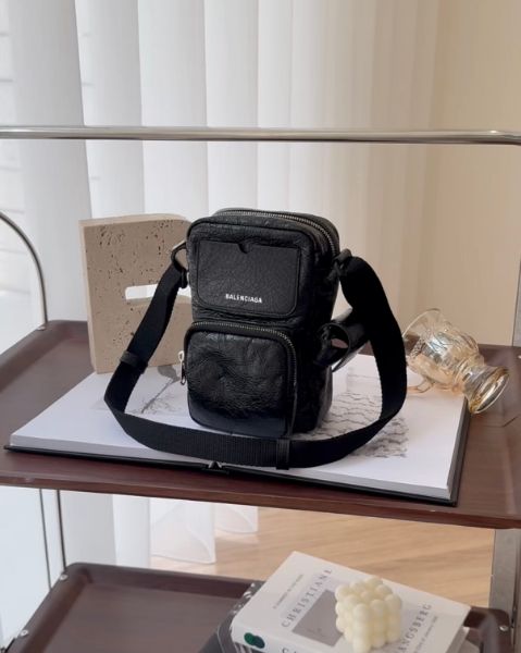 圖片 【BALENCIAGA】SUPERBUSY 斜跨包 黑色